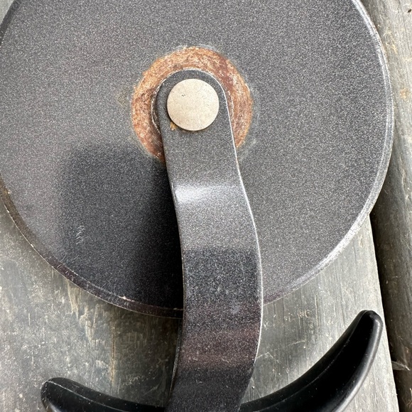 Farberware pizza cutter! Must sell - Picture 7 of 8